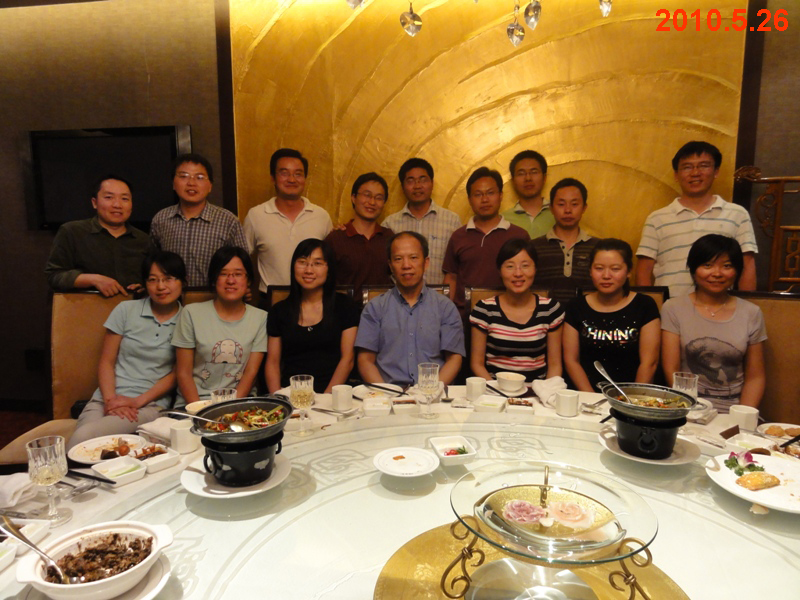 2010 · 课题组合影